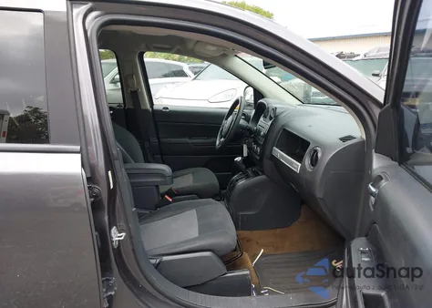 2016 Jeep Compass Sport z USA, uszkodzony, nr VIN 1C4NJCBA5GD575109